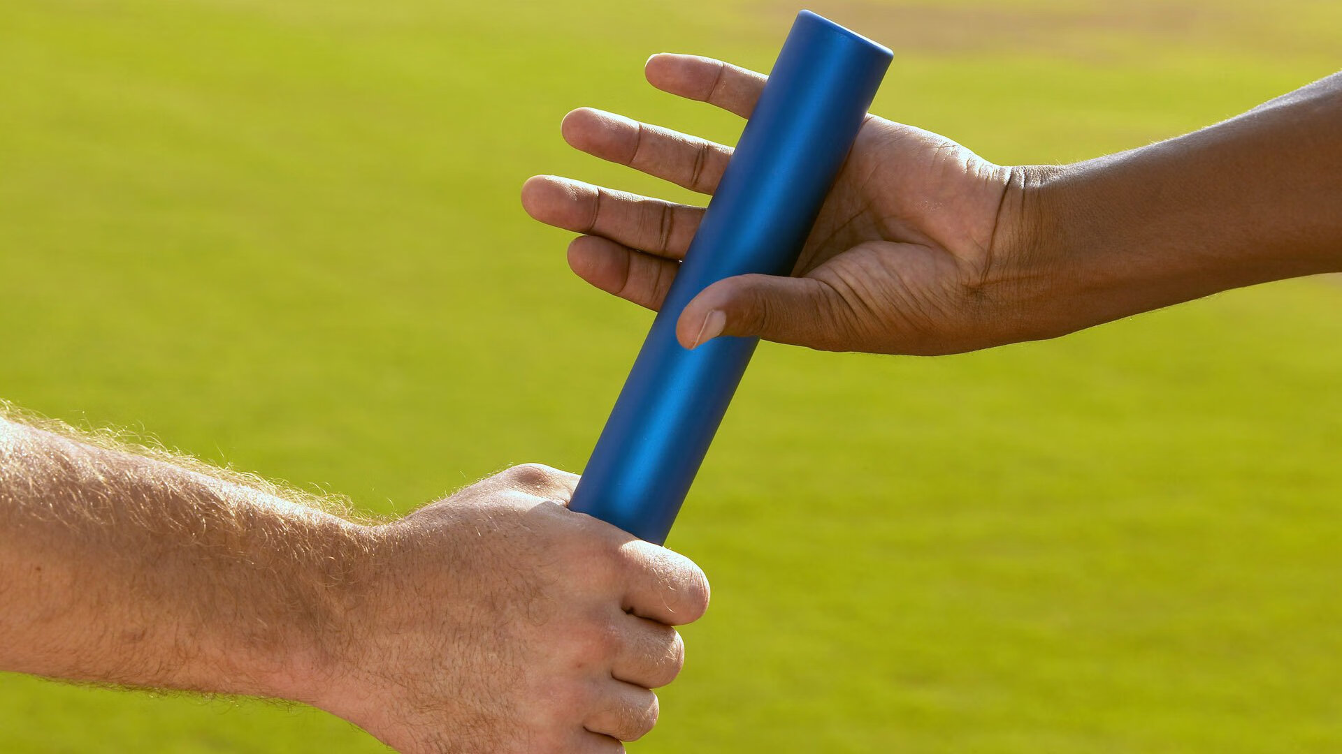 开云体育在线登入-亚洲杯国足迎战 球迷高呼全力以赴，亚洲杯国足比赛